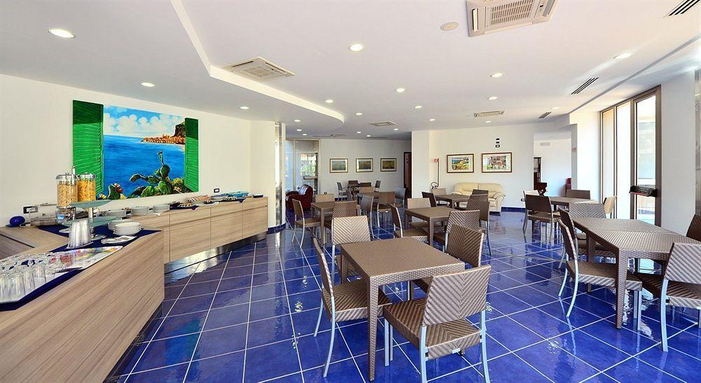 צ'פאלו Astro Suite Hotel מראה חיצוני תמונה